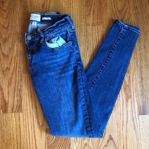 Gilly Hicks skinny jeans size 00